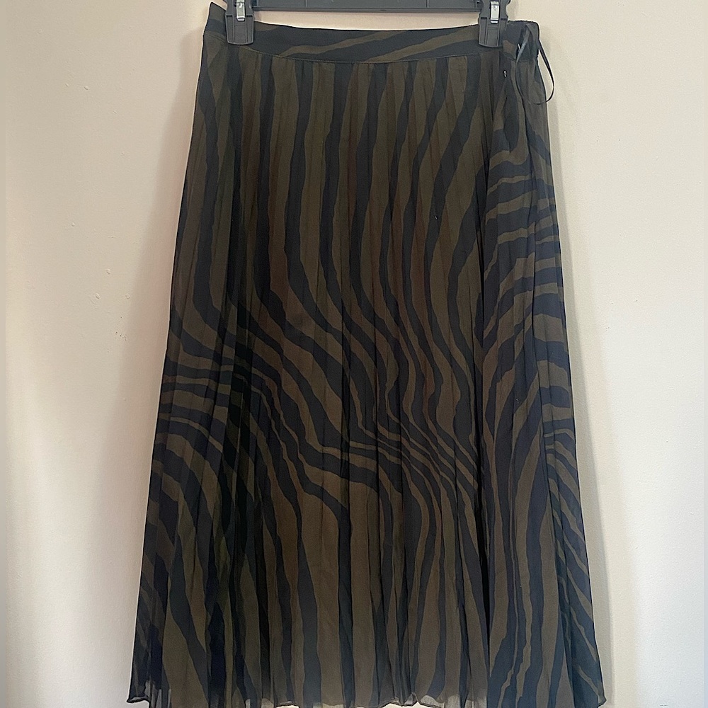 Womens T Tahari Pleated midi Skirt
